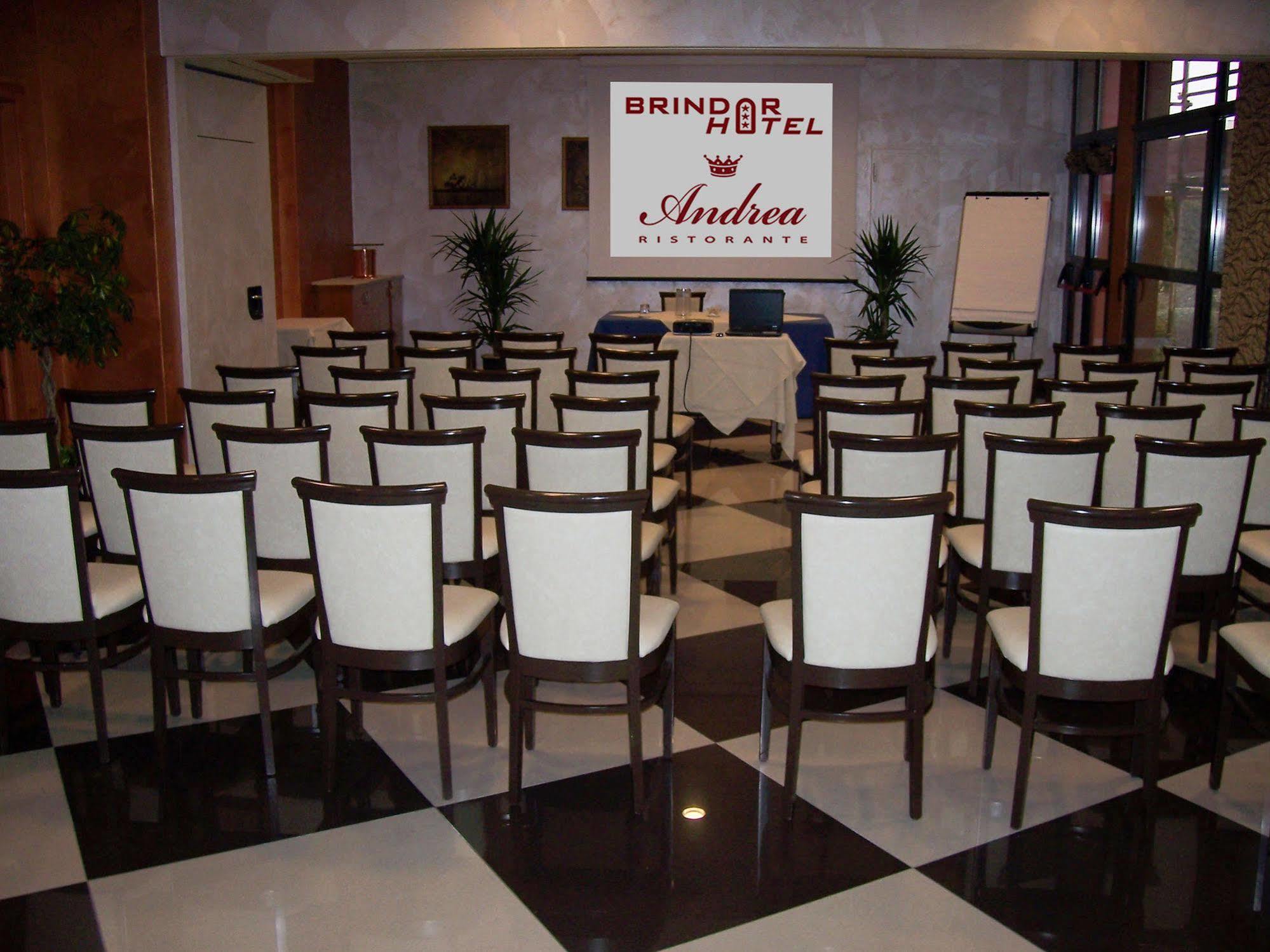 Hotel Brindor Poirino Экстерьер фото